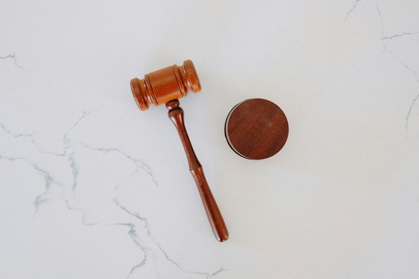 Quelles sont les spécificités juridiques pour les entreprises utilisant des technologies de géolocalisation ?