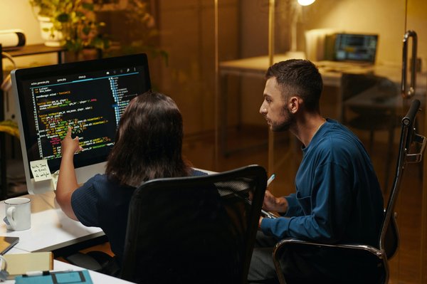 Rôle et missions d'un developpeur: guide complet 2024