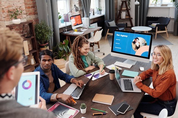 Maximisez votre impact avec une agence de communication 360°