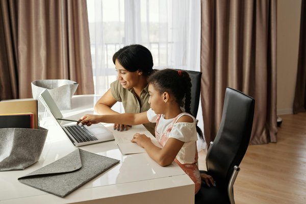 Formation petit enfance en ligne : tout ce qu’il faut savoir